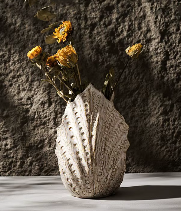 Ceramic Shell Medium Beige Vase