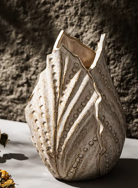 Ceramic Shell Medium Beige Vase
